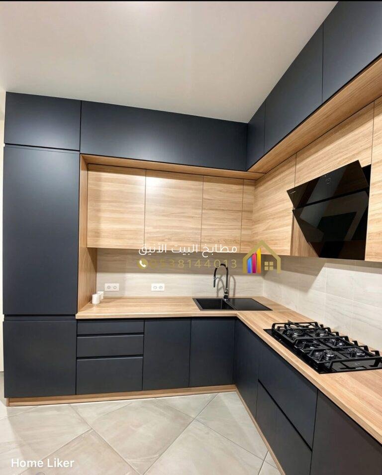 مطابخ جاهزة الرياض بتشطيب هاي جلوس لامع يناسب الديكورات العصرية